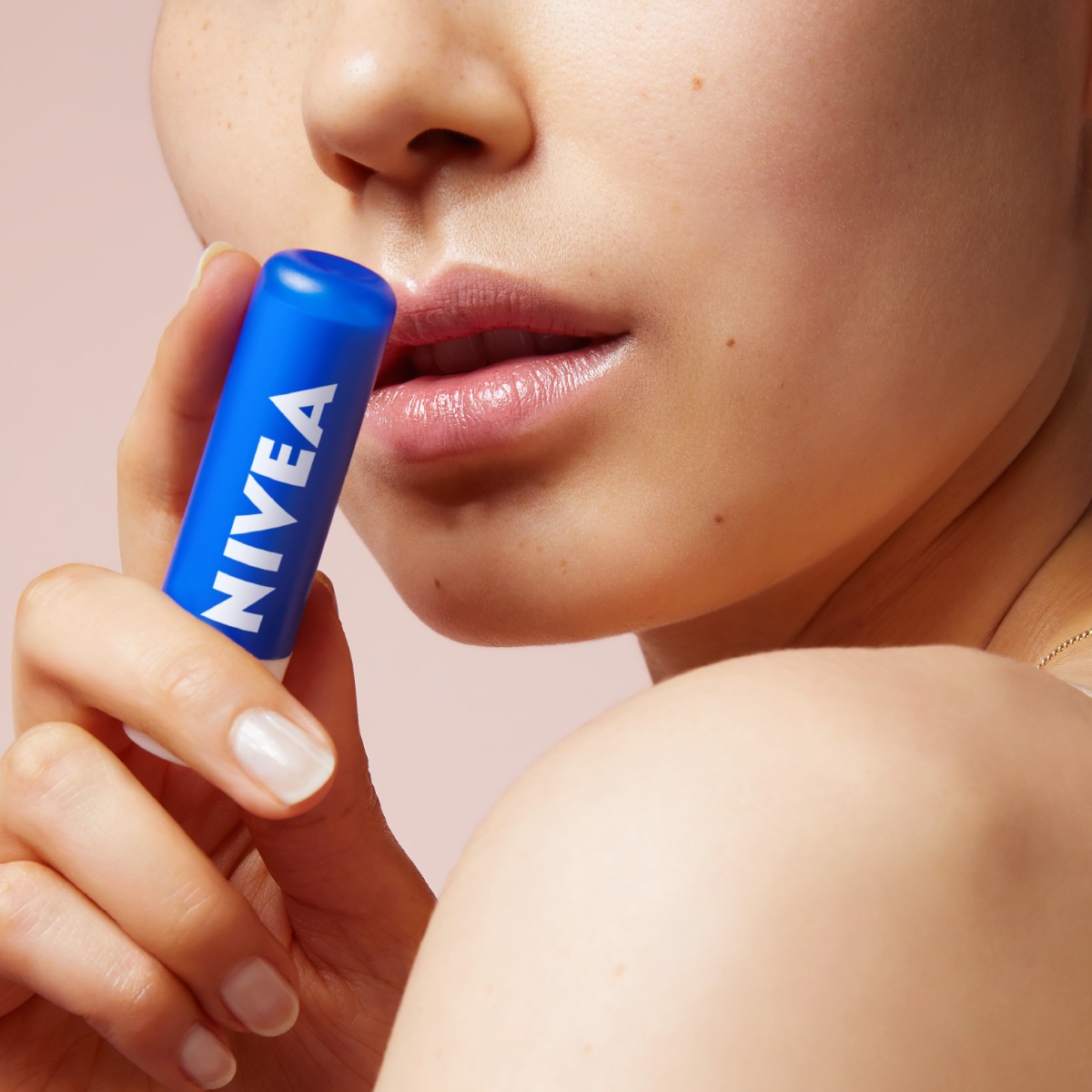 Labial Nivea Lip Care Essential - Tubo 4,8 G, , large image number null
